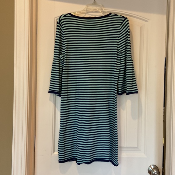 Sail to Sable medium dress with bell sleeves. - Picture 4 of 5